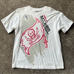Men’s Tampa Bay Buccaneers shirt.